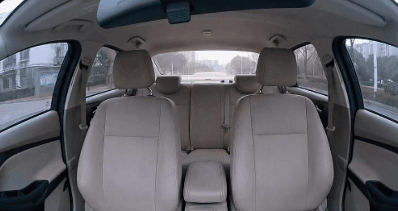 Vista del interior de la cabina y los asientos captada por una cámara MDVR